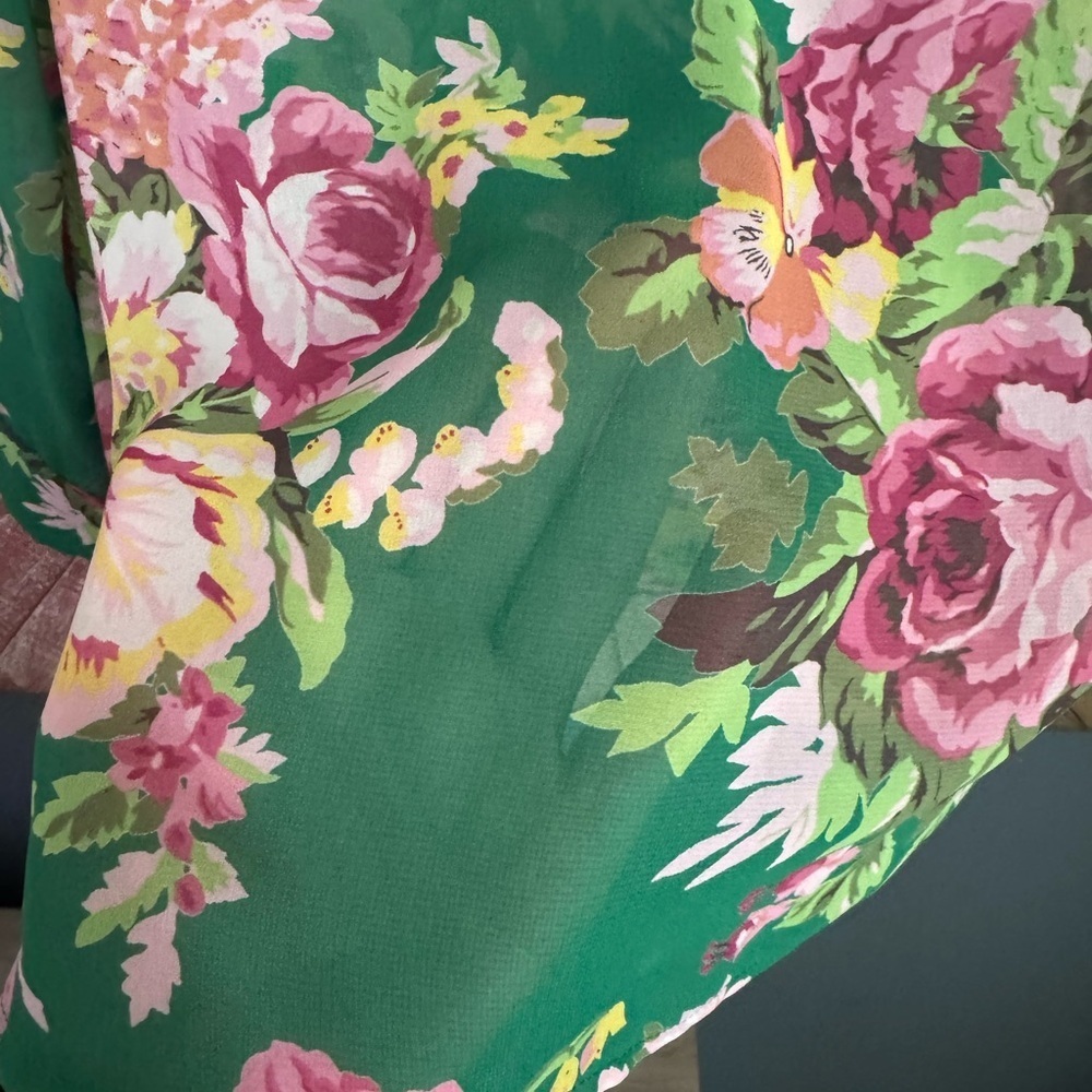 Pleione floral boho blouse like new size small somewhat sheer - Picture 4 of 6